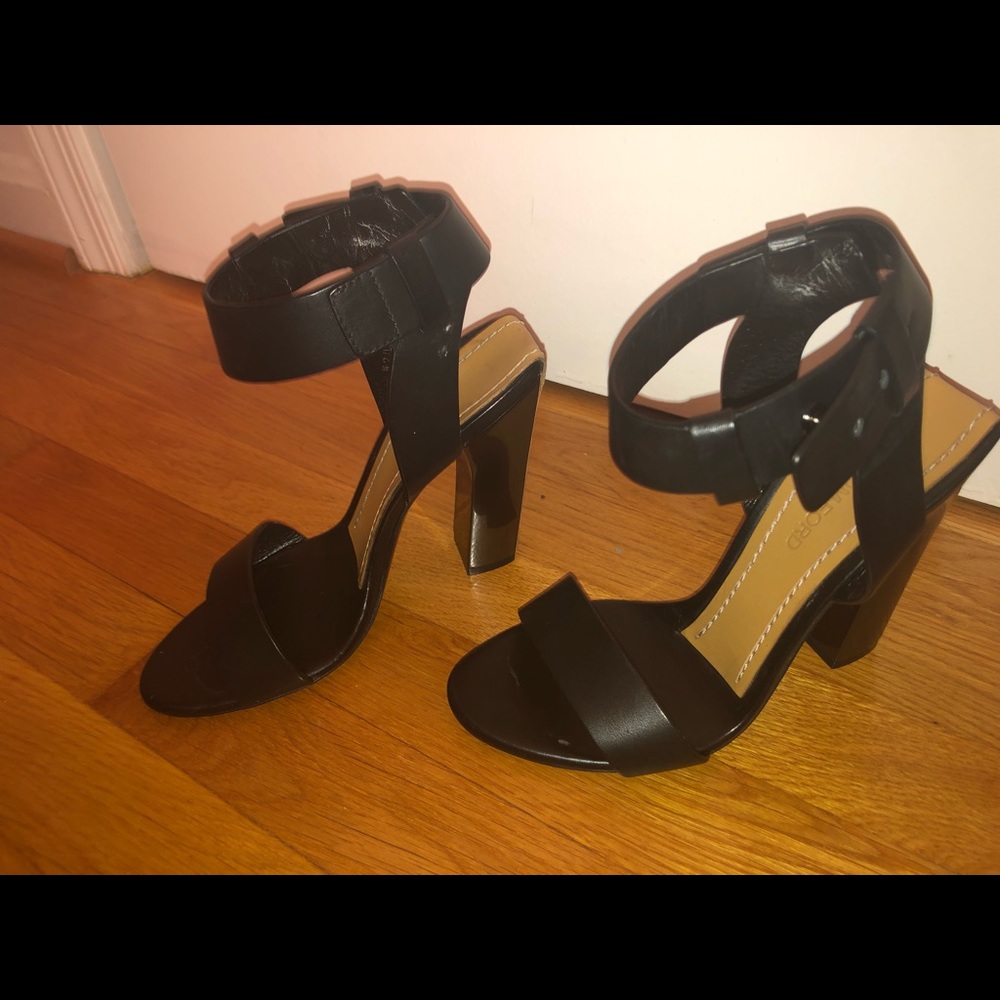 Tom Ford calfskin sandals.
